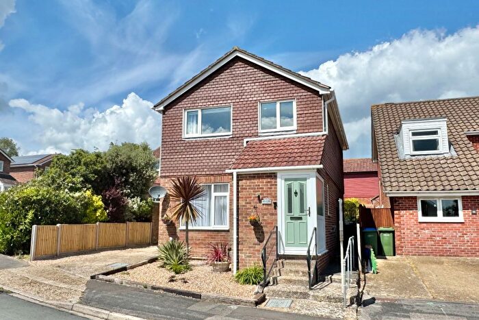 3 Bedroom Detached House For Sale In Garstons Close, Titchfield, PO14