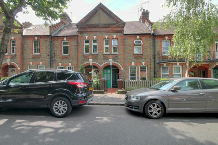 2 Bedroom Flat To Rent In Winns Terrace, London, E17