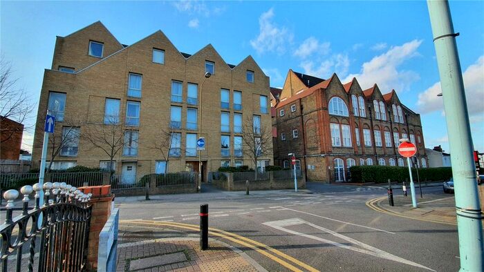 1 Bedroom Flat To Rent In Bloomfield Road, London, SE18