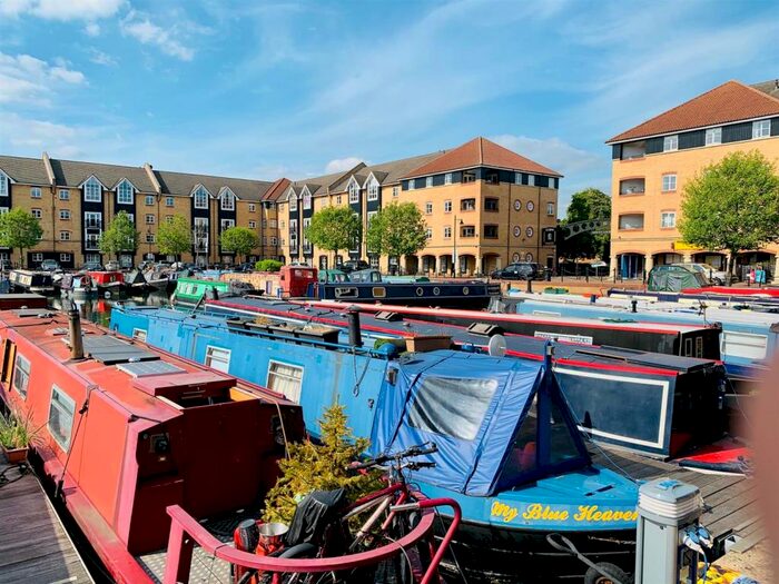 2 Bedroom Apartment To Rent In Stephenson Wharf, Hemel Hempstead, HP3