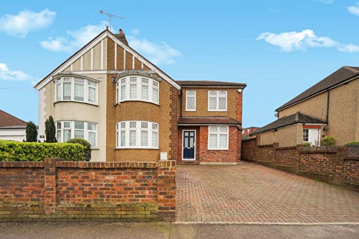 4 Bedroom Semi Detached House To Rent In Waltham Way, London, London, E4