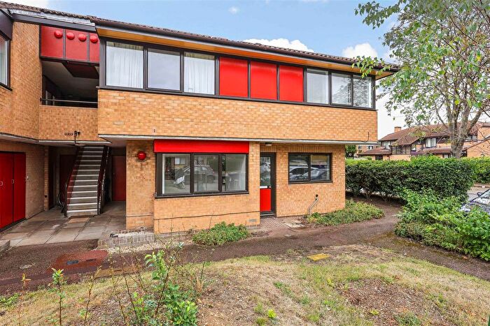 2 Bedroom Flat For Sale In Sherbourne Close, Cambridge, CB4