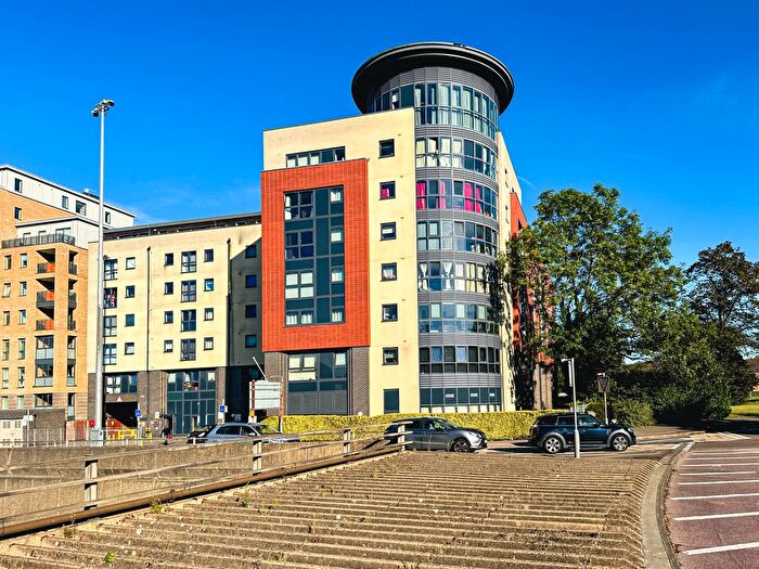 1 Bedroom Flat To Rent In St. Albans Road, Watford, WD17