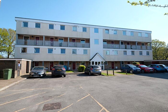 3 Bedroom Flat For Sale In Africa Drive, Marchwood, SO40