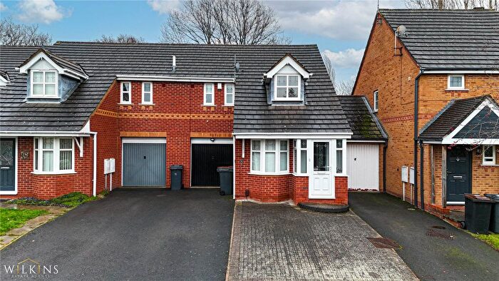 3 Bedroom Semi-Detached House For Sale In Penshurst Way, Nuneaton, Warwickshire, CV11