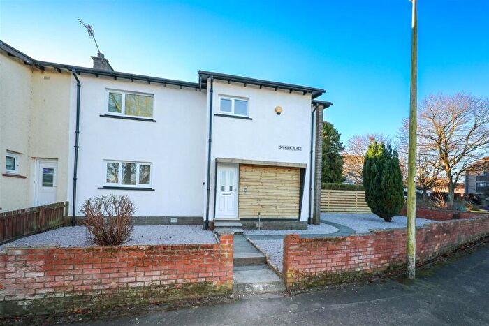 2 Bedroom End Of Terrace House For Sale In Selkirk Place, Glenrothes, KY7