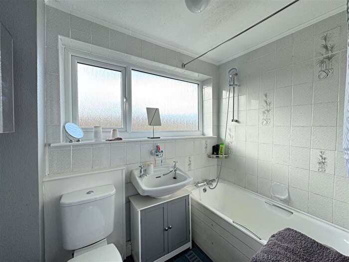 3 Bedroom Terraced House For Sale In Princess Close, Mossley, Ashton-Under-Lyne, OL5