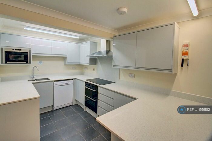 5 Bedroom Flat To Rent In Sirdar Road, Southampton, SO17