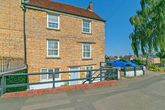 5 Bedroom Terraced House For Sale In Towcester Road, Old Stratford, MK19