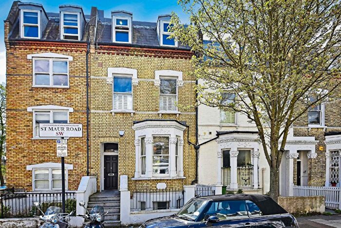 3 Bedroom Flat To Rent In St. Maur Road, London, SW6