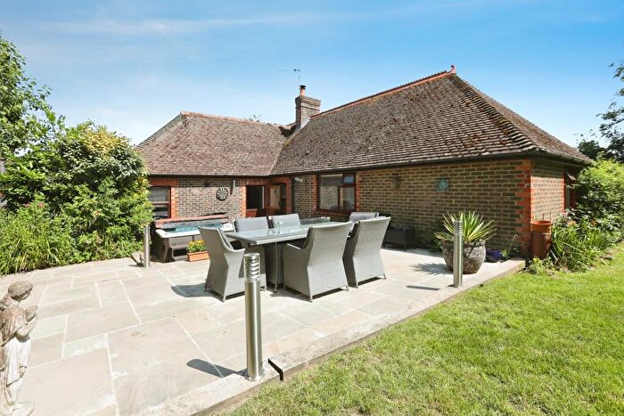 2 Bedroom Detached Bungalow For Sale In East Street, Turners Hill, Crawley, RH10