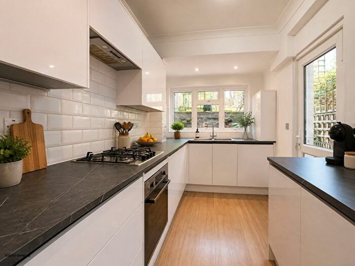 2 Bedroom Terraced House To Rent In Clfiton Road, Tunbridge Wells, TN2