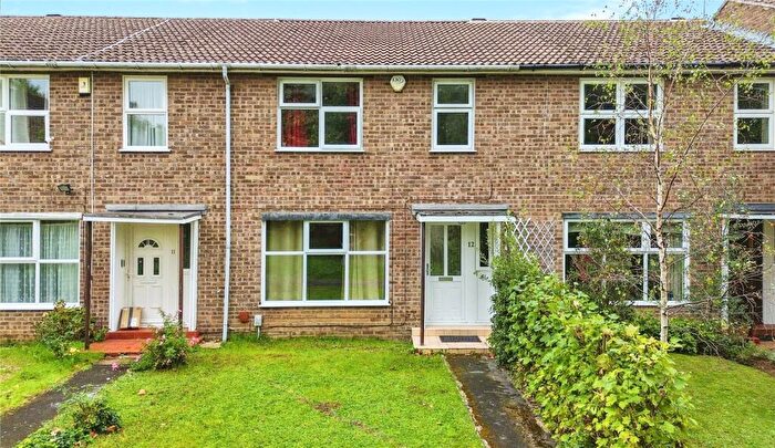 3 Bedroom Terraced House For Sale In Tazewell Court, Bath Road, Reading, Berkshire, RG1