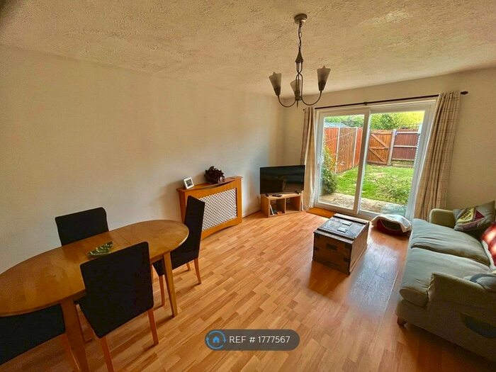 2 Bedroom Terraced House To Rent In Old Street, Fareham, PO14