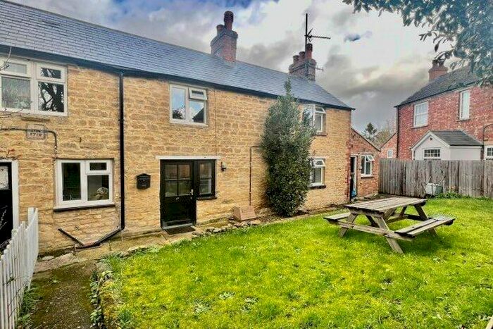 2 Bedroom End Of Terrace House To Rent In High Street, Bedford, MK43