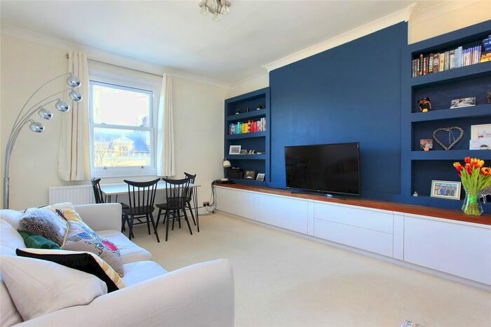 2 Bedroom Flat To Rent In Geraldine Road, Wandsworth, London SW18