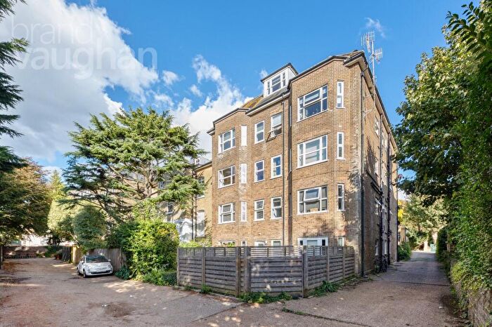 2 Bedroom Flat For Sale In Eaton Gardens, Hove, East Sussex, BN3