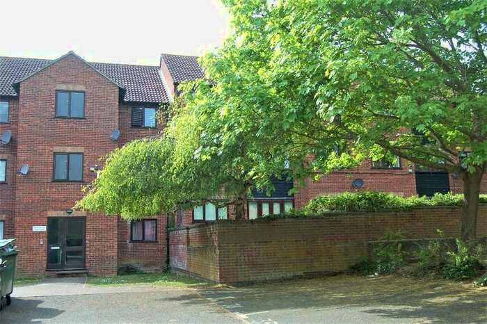 1 Bedroom Apartment To Rent In Haslers Lane, CM6