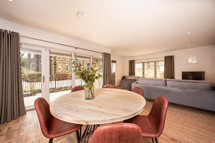 5 Bedroom Detached House To Rent In The Coach House, Tetley Gate, Headingley, Leeds, LS6