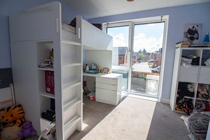 2 Bedroom Flat For Sale In Caxton Road, Frome, BA11
