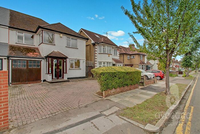 4 Bedroom Semi-detached House For Sale In Oakington Avenue, Harrow, HA2