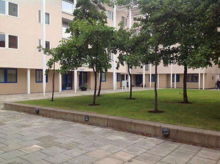 2 Bedroom Flat To Rent In Royal Quay, Liverpool, L3