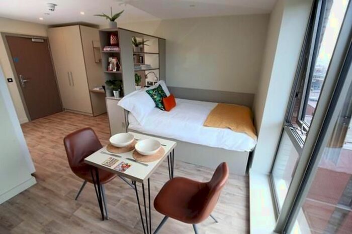 Studio To Rent In York Street, Belfast, BT15