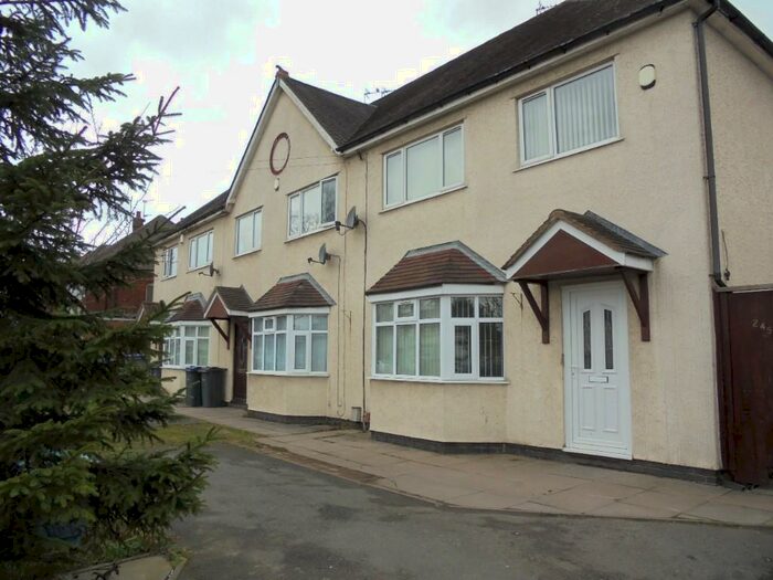 3 Bedroom Semi-Detached House To Rent In Highters Heath Lane, Birmingham, B14