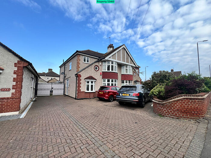 4 Bedroom Semi-Detached House For Sale In Bedonwell Road, Bexleyheath, DA7