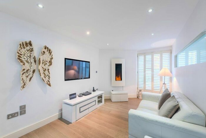 1 Bedroom Flat To Rent In Hans Place, Knightsbridge, London, SW1X