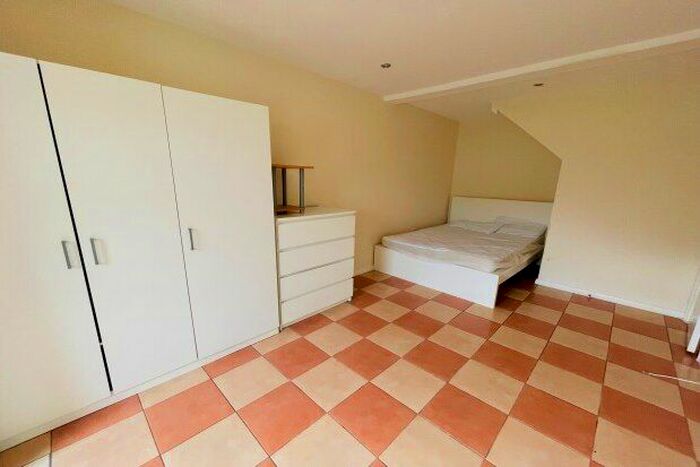 Studio To Rent In Pond Road, London, E15