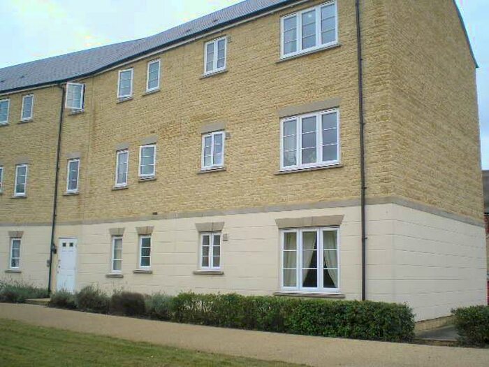 2 Bedroom Flat To Rent In Madley Brook Lane, Madley Park, Witney, Oxon, OX28