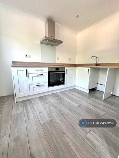 2 Bedroom Flat To Rent In Highwoods, Colchester, CO4