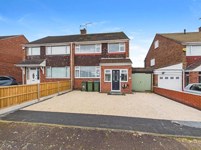 3 Bedroom Semi Detached House For Sale In Pleydell Close, Willenhall, Coventry, CV3