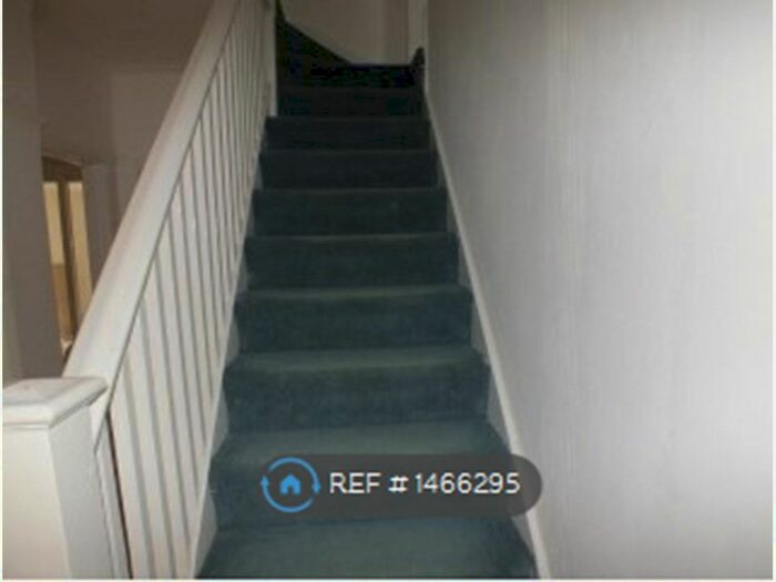 5 Bedroom Semi-Detached House To Rent In Gravell Hill, Croydon, CR0