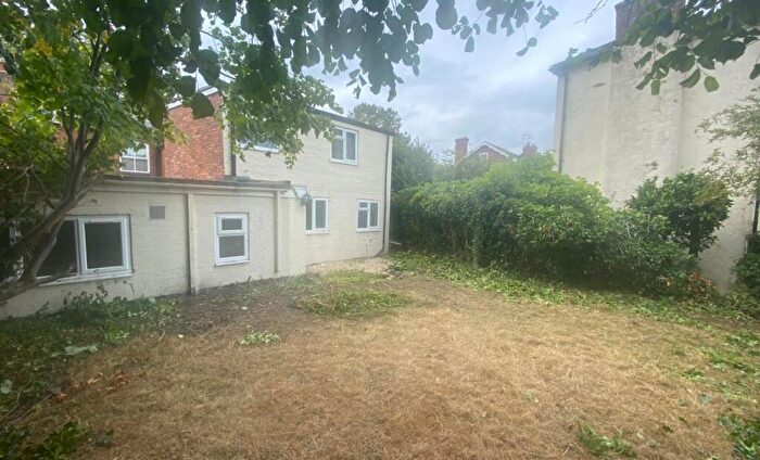 3 Bedroom Semi-Detached House For Sale In Farlands Road, Stourbridge, West Midlands, DY8