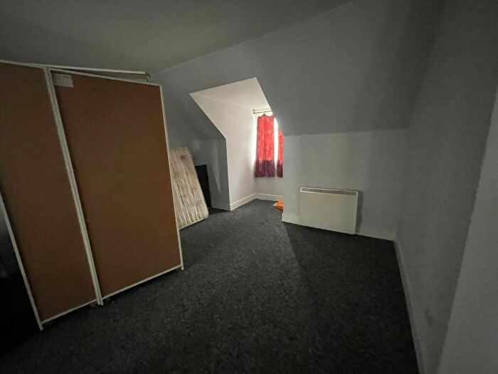 3 Bedroom Flat To Rent In London Road, Romford, London, RM7