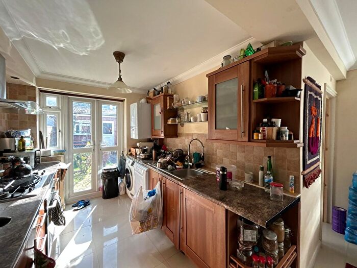 5 Bedroom Semi-Detached House To Rent In Southall, UB2