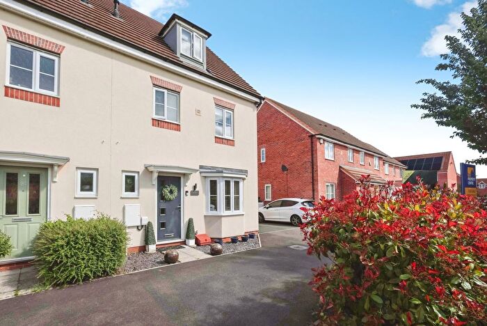 4 Bedroom Detached House For Sale In Sentinel Close, Worcester, Worcestershire, WR2
