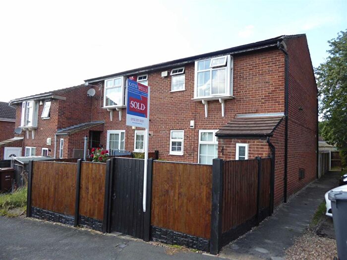 1 Bedroom Flat To Rent In Cliffe Park Cresent, Wortley, Leeds, LS12