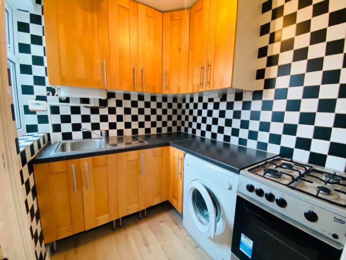 3 Bedroom Terraced House To Rent In Howard Road, S6