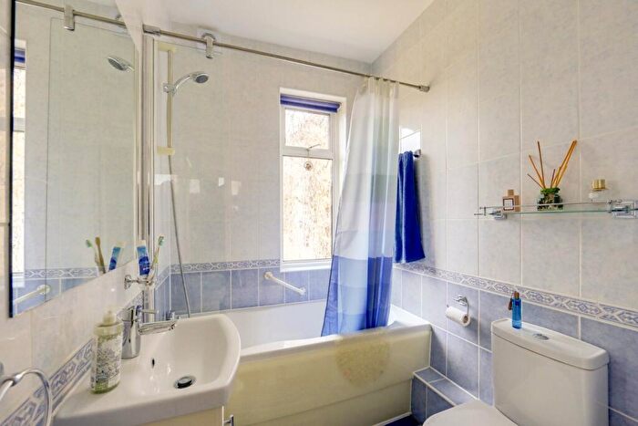 3 Bedroom Terraced House For Sale In Glenfarg Road, Catford, London, SE6