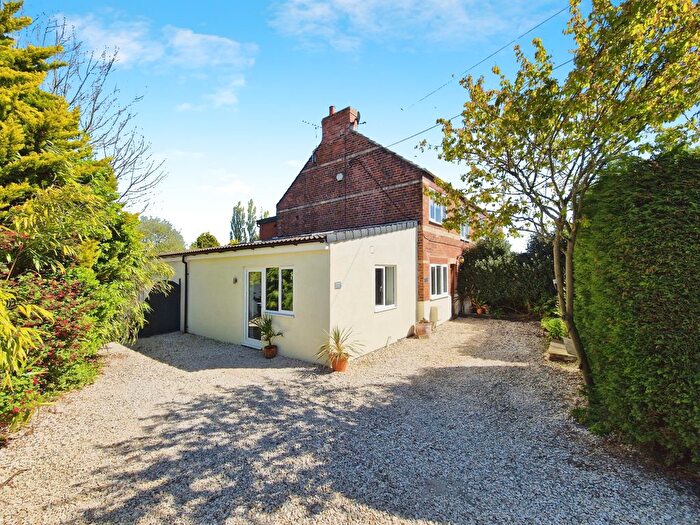3 Bedroom Semi-Detached House For Sale In Woodside Lane, Wroot, Doncaster, DN9