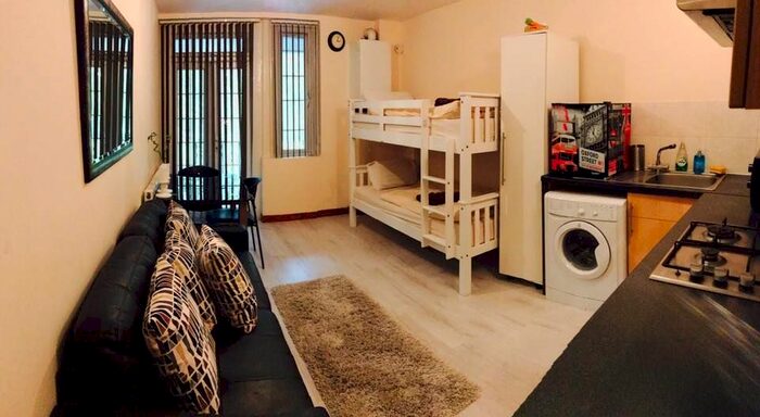 1 Bedroom Flat To Rent In Uxbridge Road, Shepherd's Bush, W12