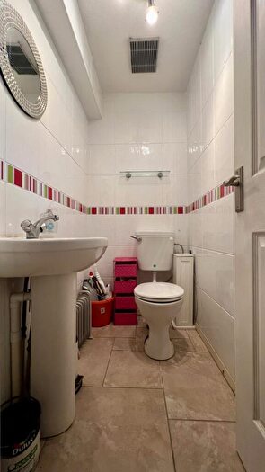 3 Bedroom Terraced House For Sale In Edgemere, Scunthorpe, DN15
