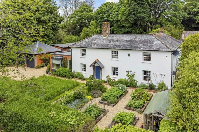 4 Bedroom Detached House For Sale In Upper Chute, Andover, Hampshire, SP11