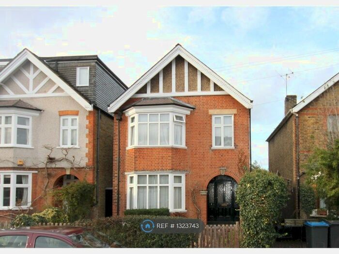 4 Bedroom Detached House To Rent In Broomfield Road, Surbiton KT5