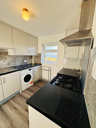 2 Bedroom Flat To Rent In Laurel Park, Harrow Weald, HA3