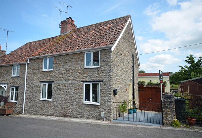 3 Bedroom End Of Terrace House For Sale In Blackmoor Lane, Henstridge, BA8