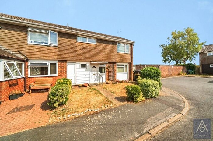 3 Bedroom Semi-Detached House For Sale In The Rise, Gawcott, Buckingham, MK18